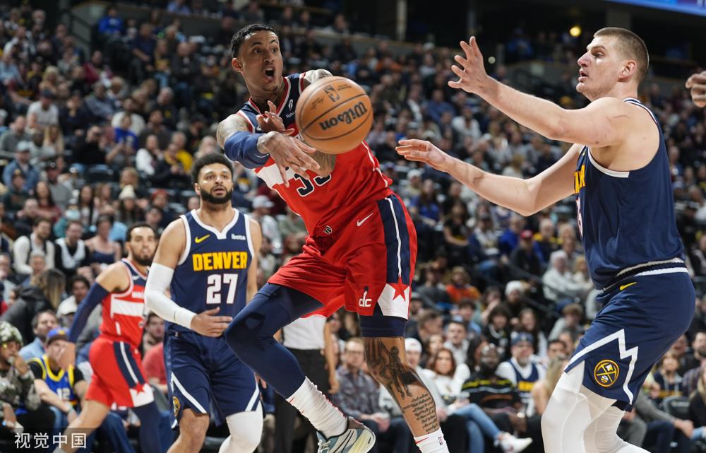 背后更多的 背后更多的